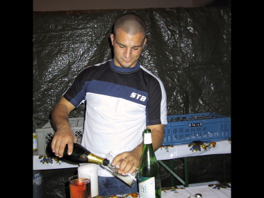 100-0008_aut